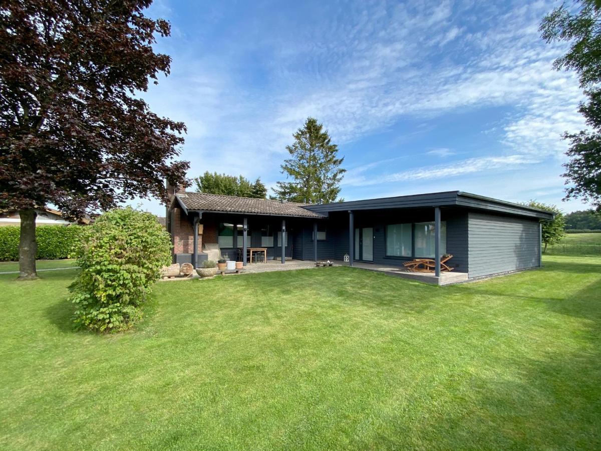 Schwedenhaus Mit Holzofen & Aussenkamin Auf 1400M2 Villa Tensbuttel-Rost Eksteriør bilde