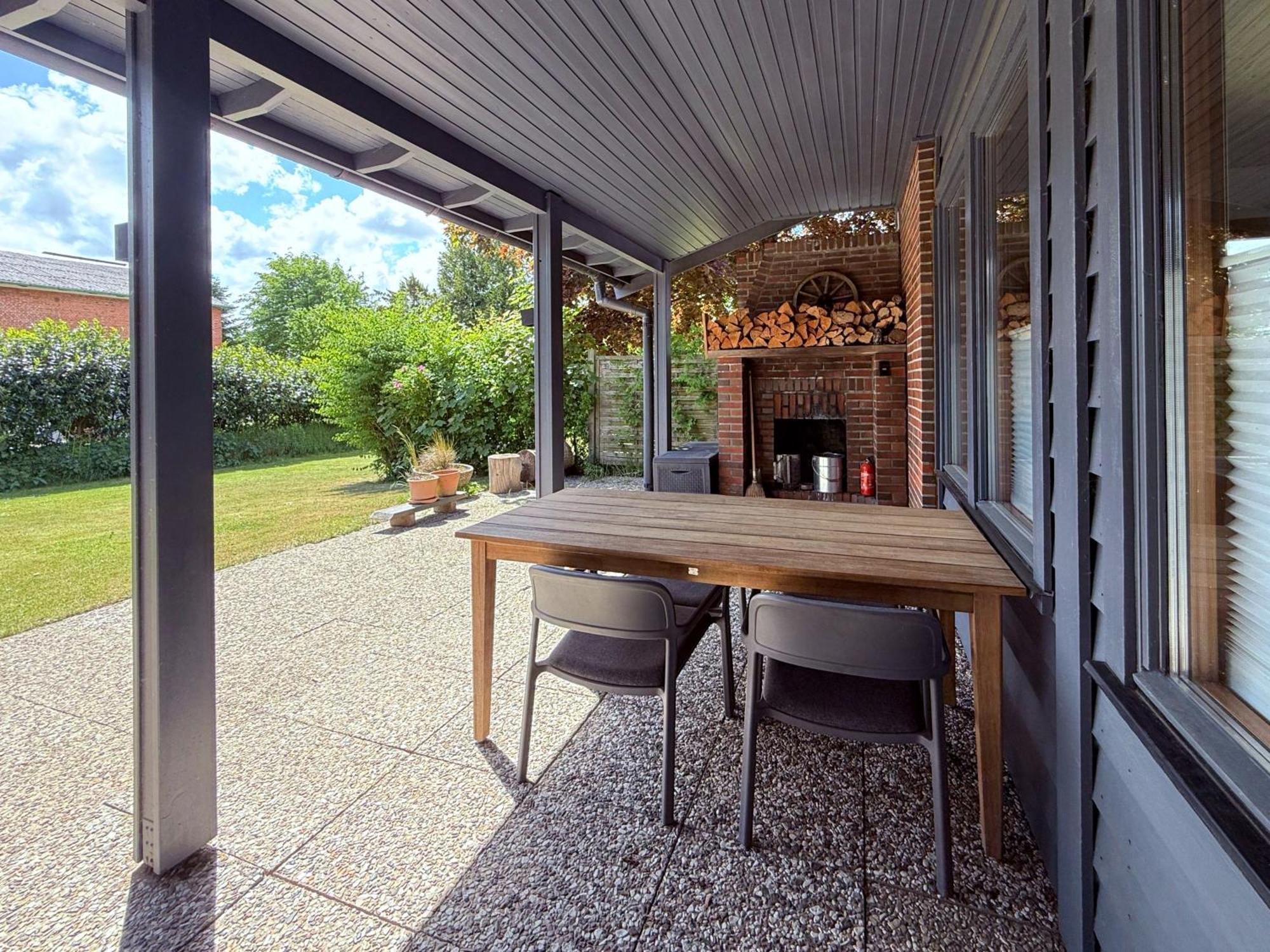 Schwedenhaus Mit Holzofen & Aussenkamin Auf 1400M2 Villa Tensbuttel-Rost Eksteriør bilde